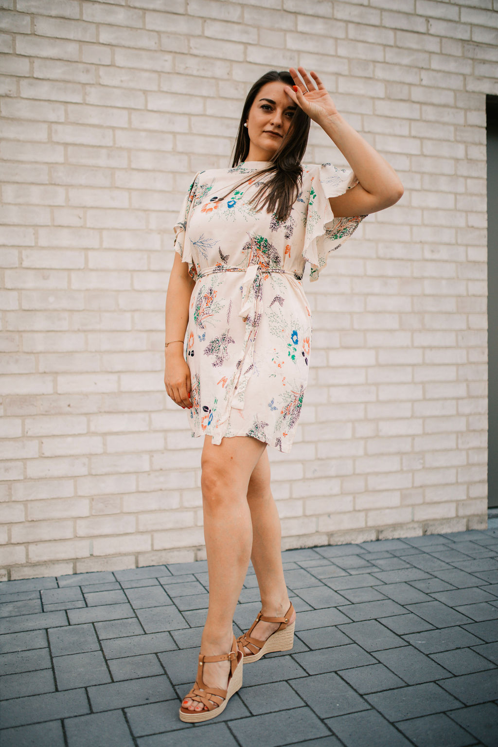 GEBLÜMTES KLEID