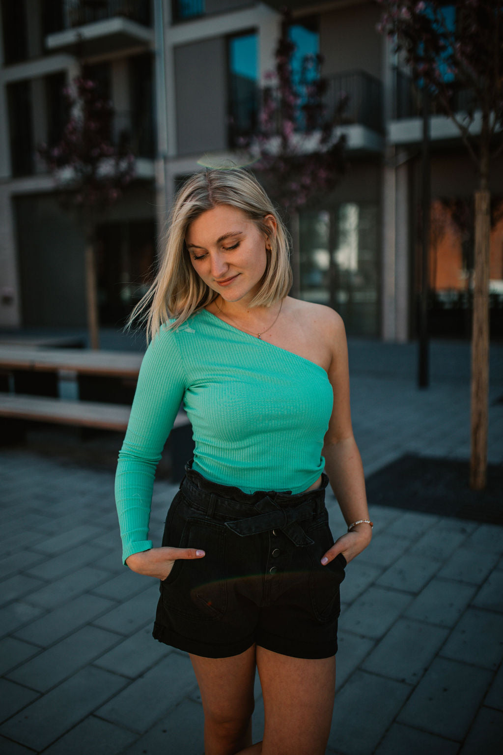 ASYMMETRISCHES LONGSLEEVE