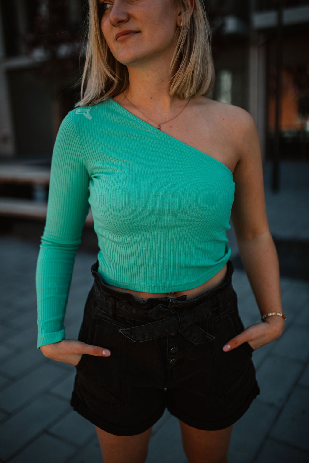 ASYMMETRISCHES LONGSLEEVE