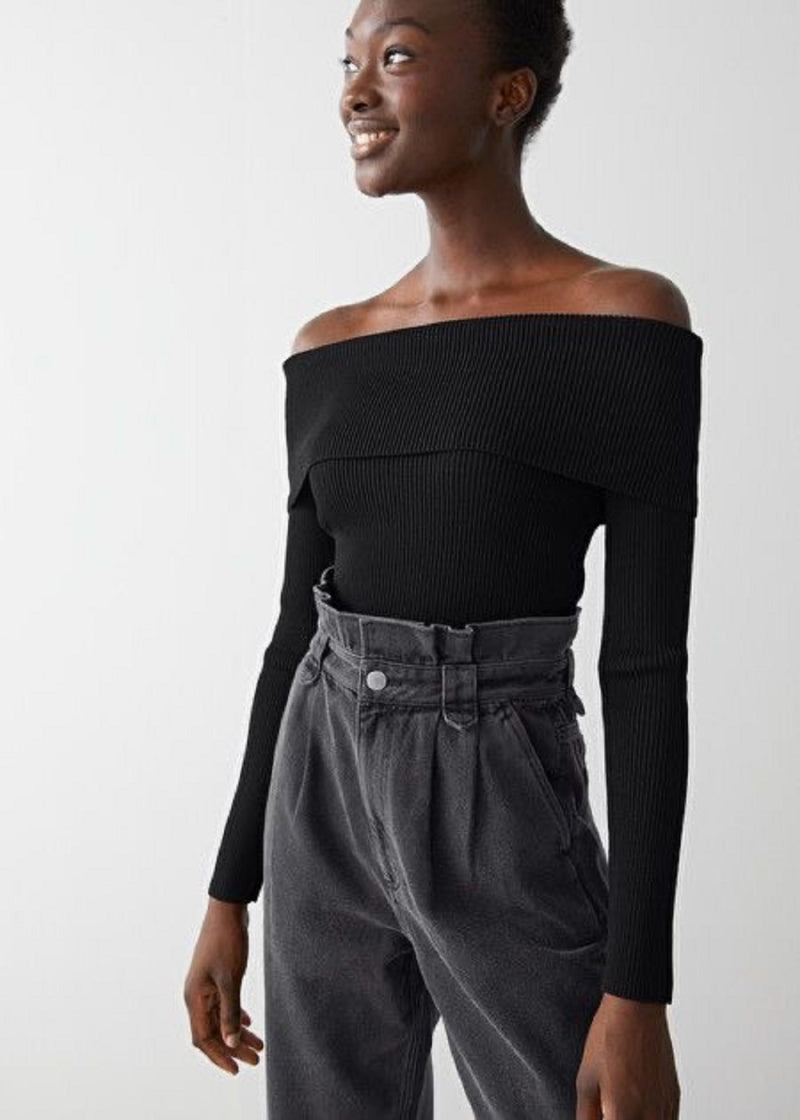 SCHULTERFREIER STRICKPULLOVER