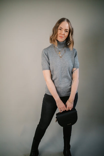 KURZÄRMELIGER ROLLKRAGENPULLOVER