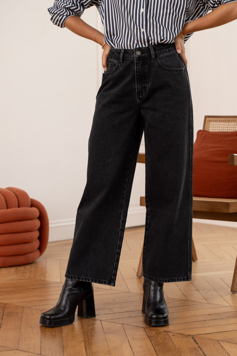 CROPPED WIDE LEG JEANS